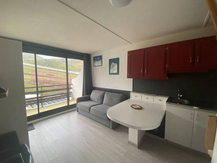 Studio entier, Studio pour 4/5 pers. avec balcon, accès pistes, casier à skis, parking, résidence avec ascenseur in La Pierre Saint-Martin, Arette