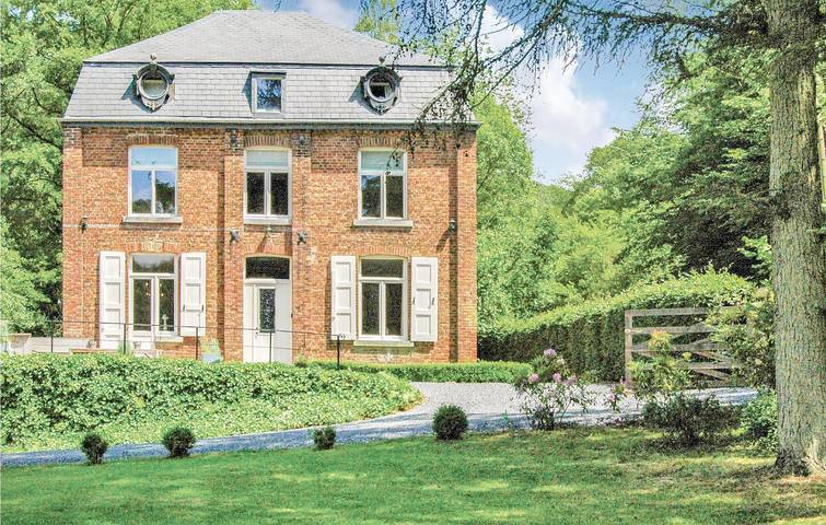 Vakantiehuis voor 14 personen, met Terras en Tuin in Beauraing