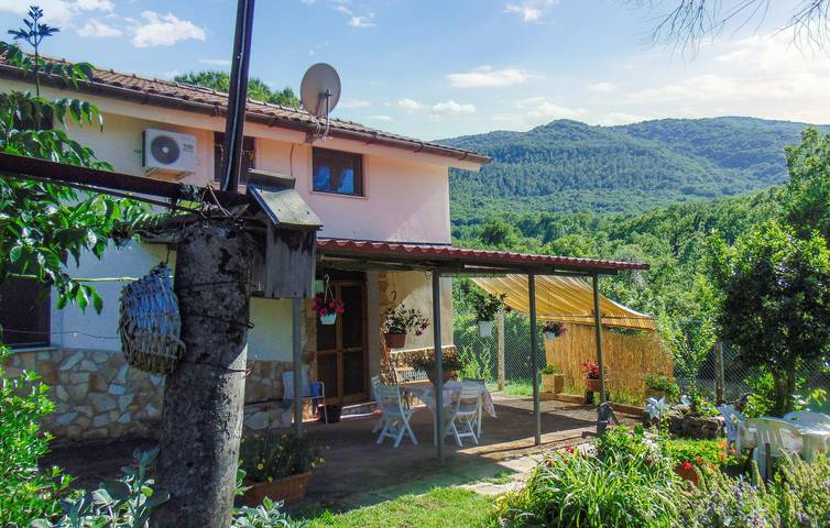 Agriturismo per 7 persone, con Giardino a Priverno