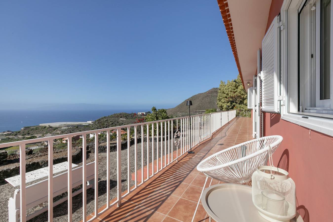 “Los Llanitos Los Gigantes” con piscina privada, terraza compartida y Wi-Fi in Santiago del Teide, Tenerife Sur