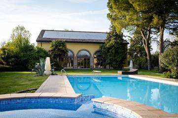 Cottage pour 2 personnes, avec jardin ainsi que vue et piscine à Mantoue