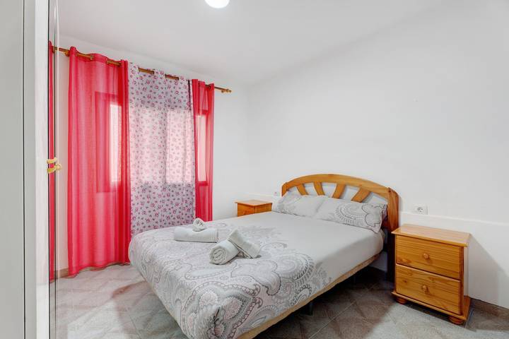 Entire apartment, Vacation Home "Emeterio" close to the Beach with Wi-Fi in Los Cristianos, Arona
