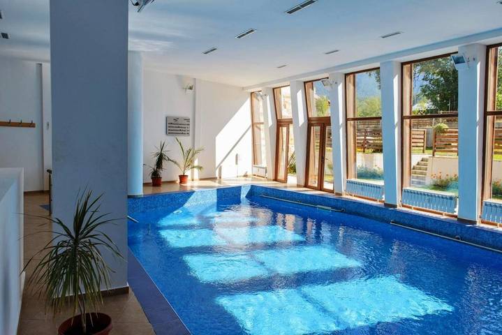 Apartamento para 7 personas, con Balcón y Jardín además de Piscina y Sauna en Región de Bansko