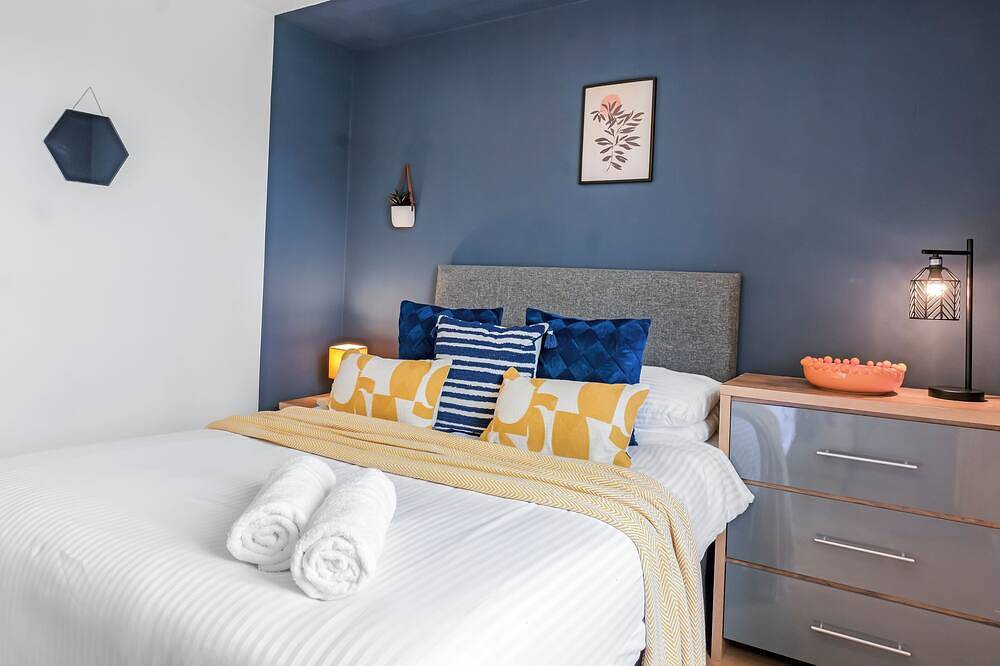 Cozy Haydock Home With Easy Transport Links in St Helens and Wi-Fi in St Helens, Nordwestengland