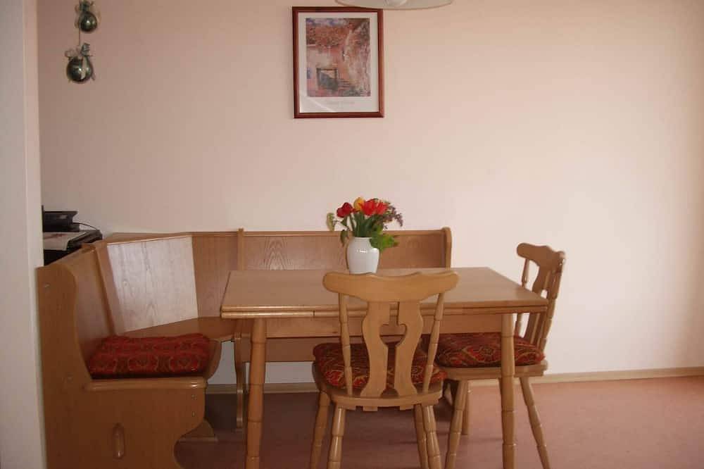 Ganze Wohnung, Ferienwohnung Klatschmohn (59 qm) in Adelshofen, Taubertal