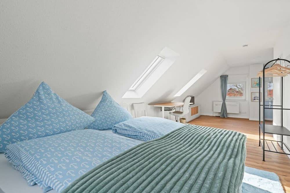 Ganze Wohnung, Ferienhaus in Timmel mit Schwimmbecken in Strand am Timmeler Meer, Großefehn