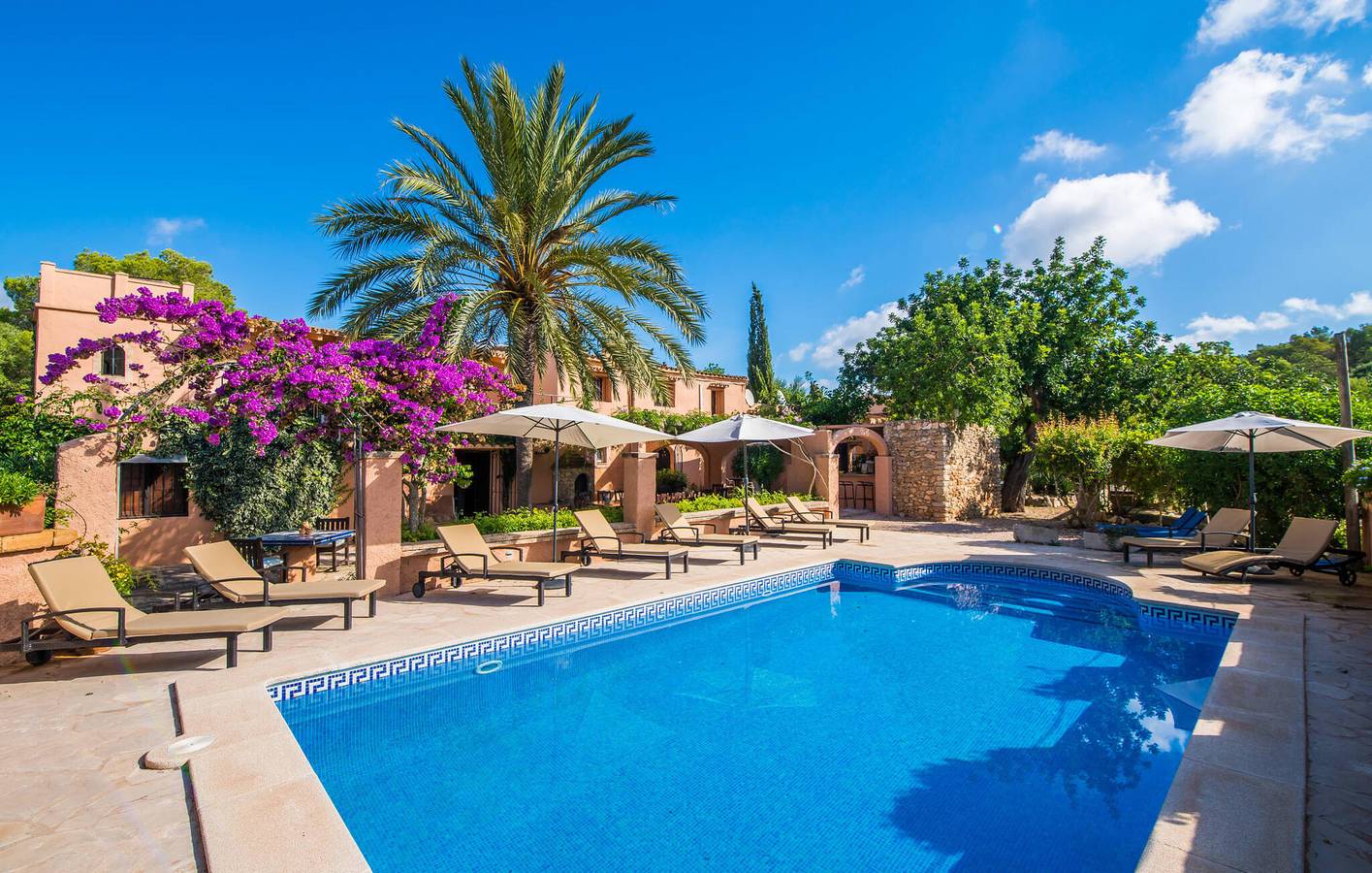 Apartamento de lujo con terraza, piscina y vistas, a 2 km de Es Carritxó in Es Carritxó, Felanitx