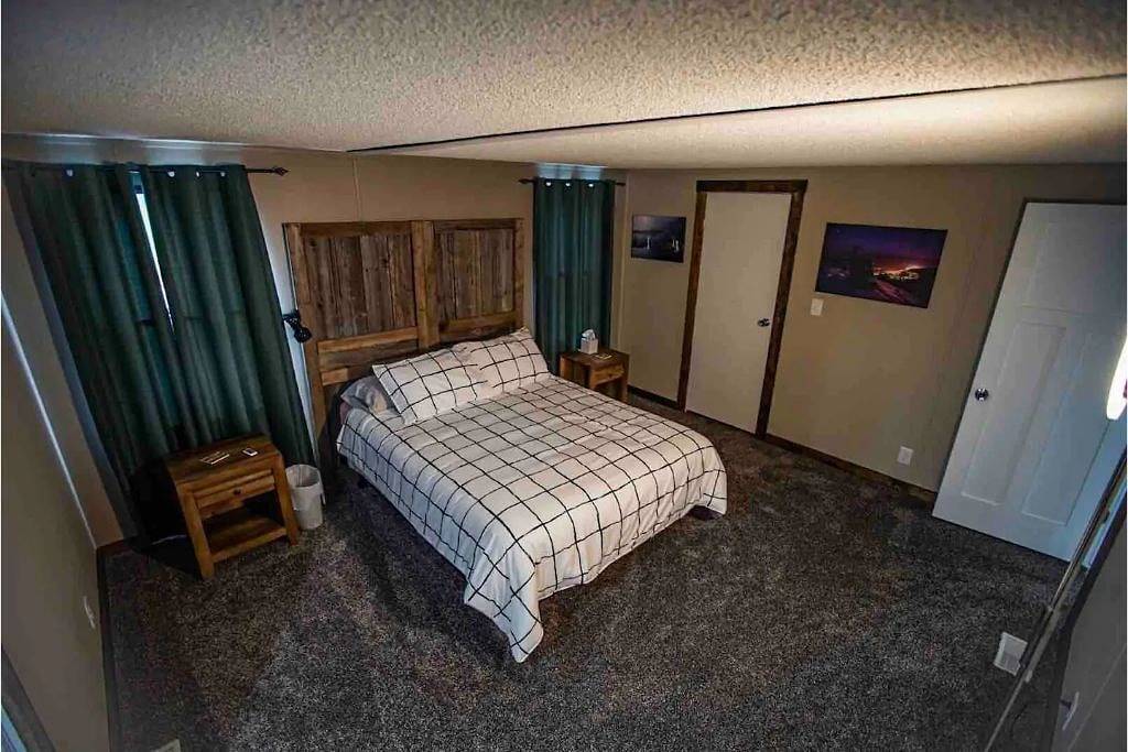 Acreage Next To Pawnee Lake - Sleeps 12! in Lancaster County (NE)