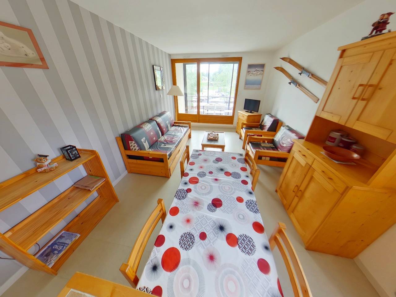 Appartement entier, Appartement lumineux 2 pièces avec loggia aux Rousses in Les Rousses, Parc naturel régional du Haut-Jura