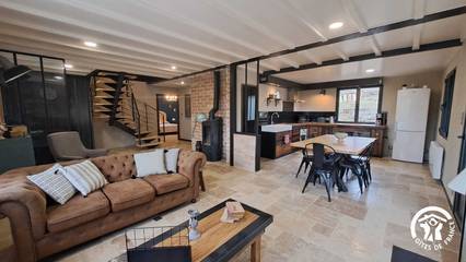 Gîte pour 6 personnes, avec piscine et terrasse à Lautrec