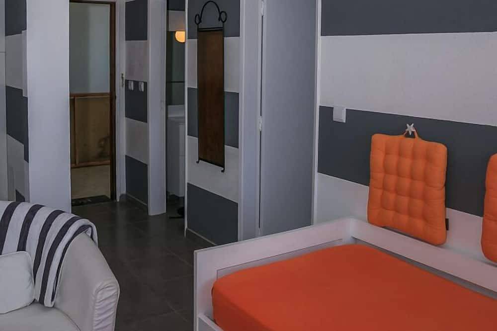 Entire apartment, Tourist Apartment With Pools, Sea And City View, Wifi, Air Conditioning in Vale de Caranguejo, Tavira