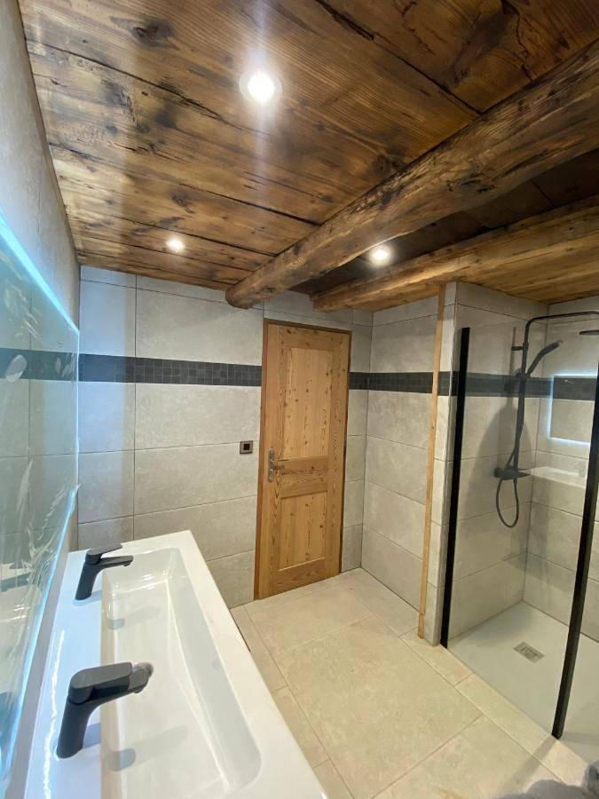 Gîte pour 6 personnes, avec vue et terrasse, animaux acceptés à Les Clefs - 2