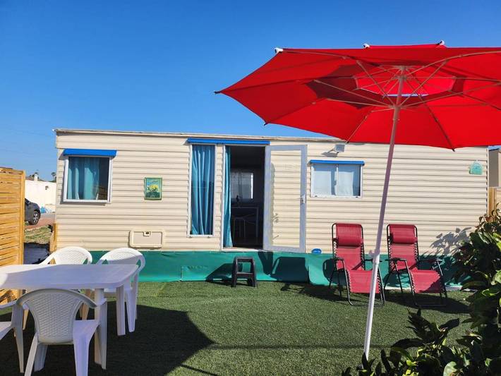 Bungalow für 4 Personen, mit Terrasse und Ausblick in Chiclana de la Frontera