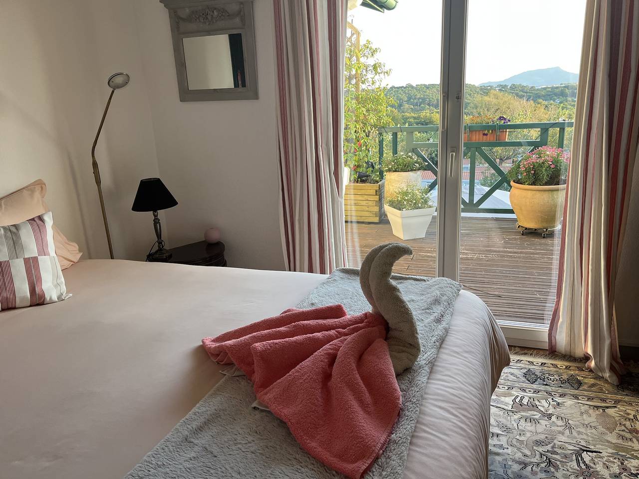 Chambre d'hôtes Émeraude - Petite Chambre sur jardin in Biarritz, Région de Bayonne