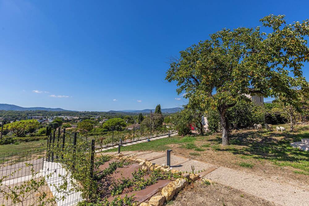 Ganze Wohnung, Quiet 3Br with terrace & incredible Mountain view in Mouans-Sartoux, Mittelmeerküste (Frankreich)
