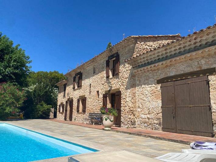 Appartement de vacances pour 3 personnes, avec Terrasse et Jardin ainsi que Piscine et Vue