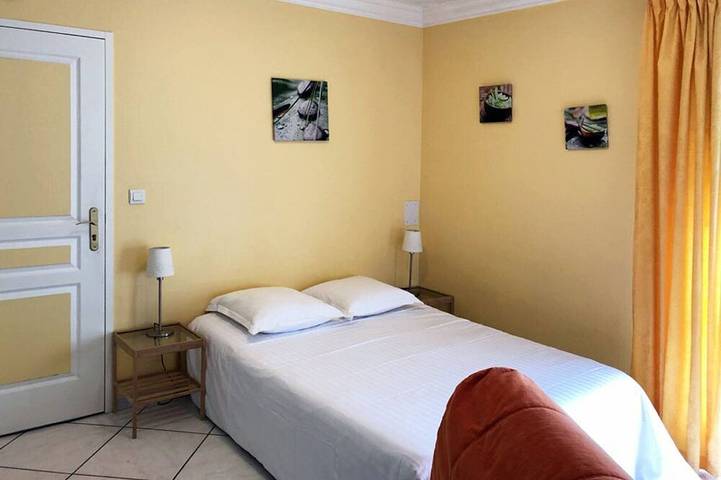 Gîte pour 3 personnes, avec jardin et terrasse, animaux acceptés à La Riche - 2