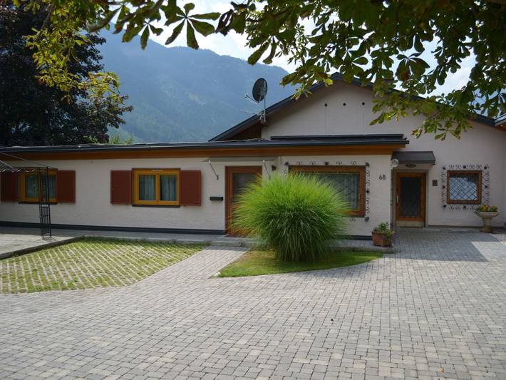 Ferienwohnung für 2 Personen, mit Terrasse und Garten sowie Pool in Flattach