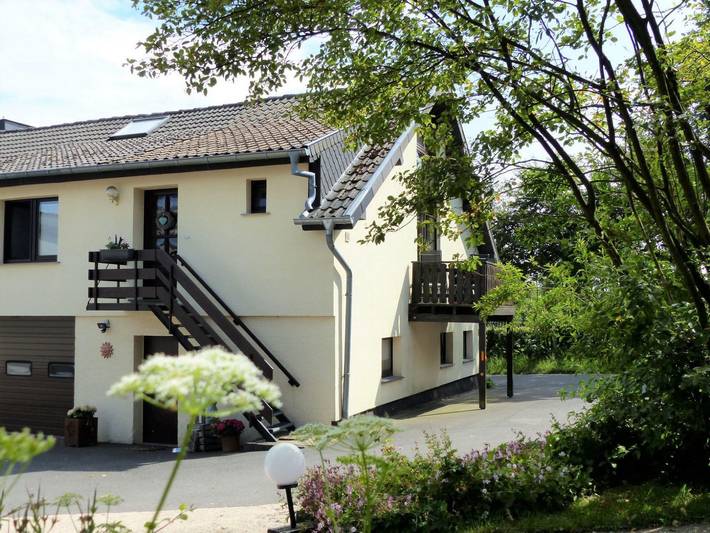 Ferienwohnung für 5 Personen, mit Balkon und Terrasse sowie Garten und Pool in Monschau