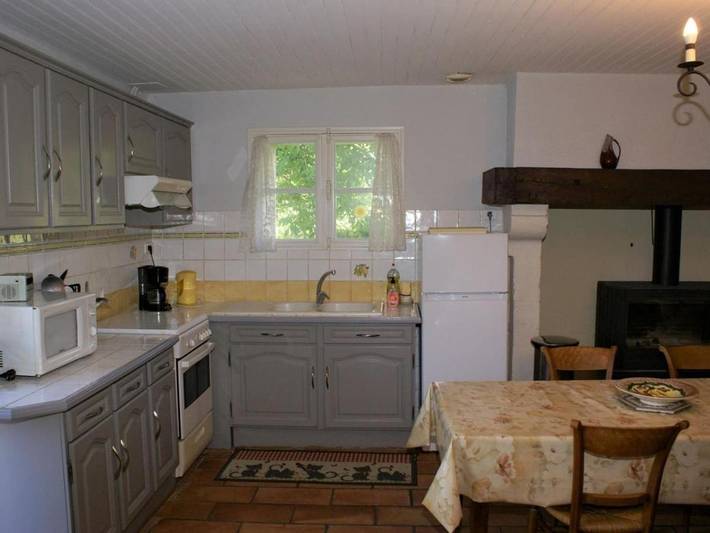 Location de vacances pour 5 personnes, avec jardin à Mensignac - 4