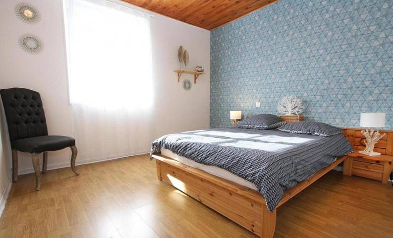 Location de vacances pour 7 personnes, avec piscine ainsi que vue et jardin à Le Grand-Serre - 3