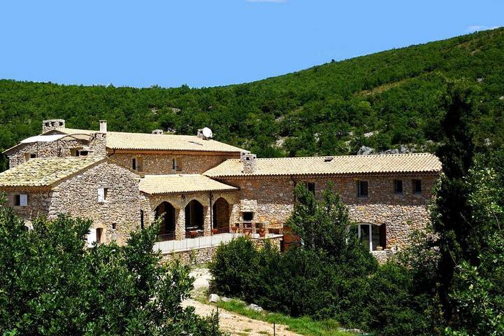 Maison de vacances pour 20 personnes, avec sauna ainsi que jardin et jacuzzi, animaux acceptés