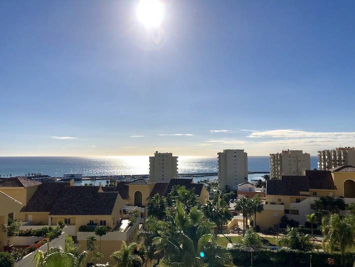 Appartement entier, Appartement de vacances 'Amazing In Puerto Alto' avec vue sur la mer, piscine partagée et Wi-Fi in Puerto Deportivo de Estepona, Estepona