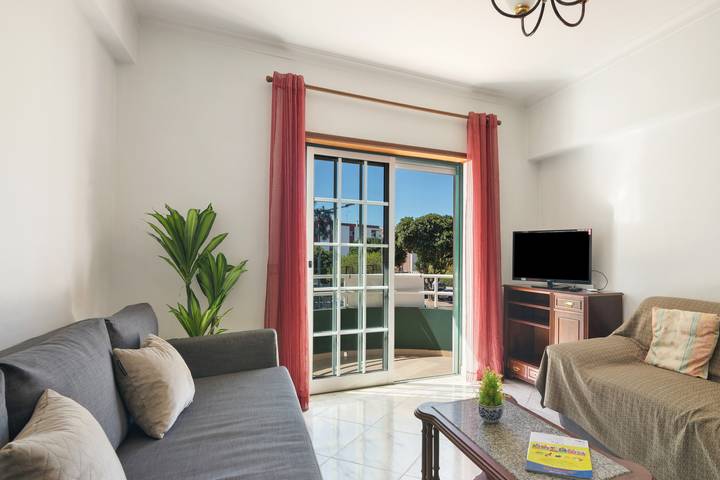 Ganze Wohnung, Apartment „Cosy Family“ mit Balkon und WLAN in Monte Gordo, Faro Distrikt