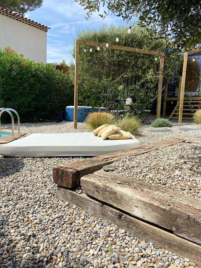 Tente pour 2 personnes, avec jardin et terrasse ainsi que piscine et jacuzzi dans les Bouches-du-Rhône - 4
