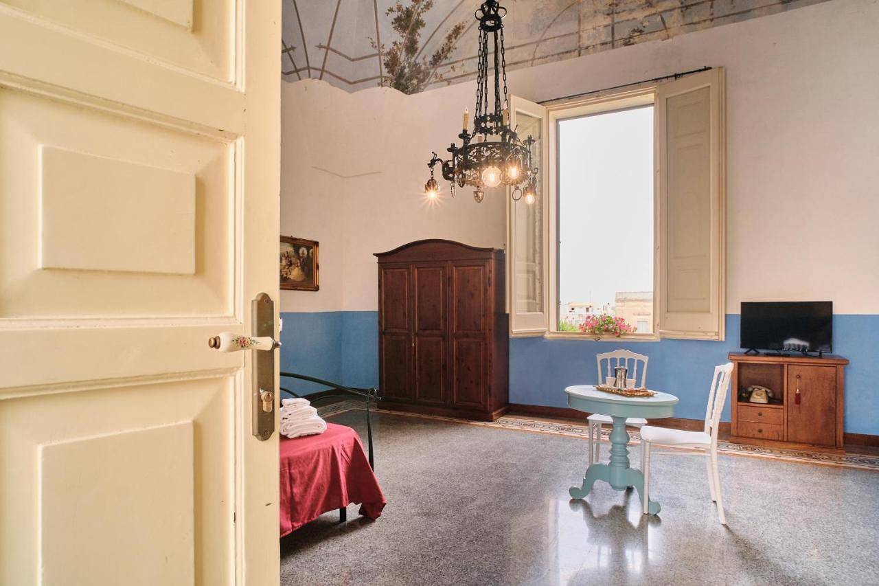 Palazzo Scarciglia in Minervino di Lecce, Provincia di Lecce