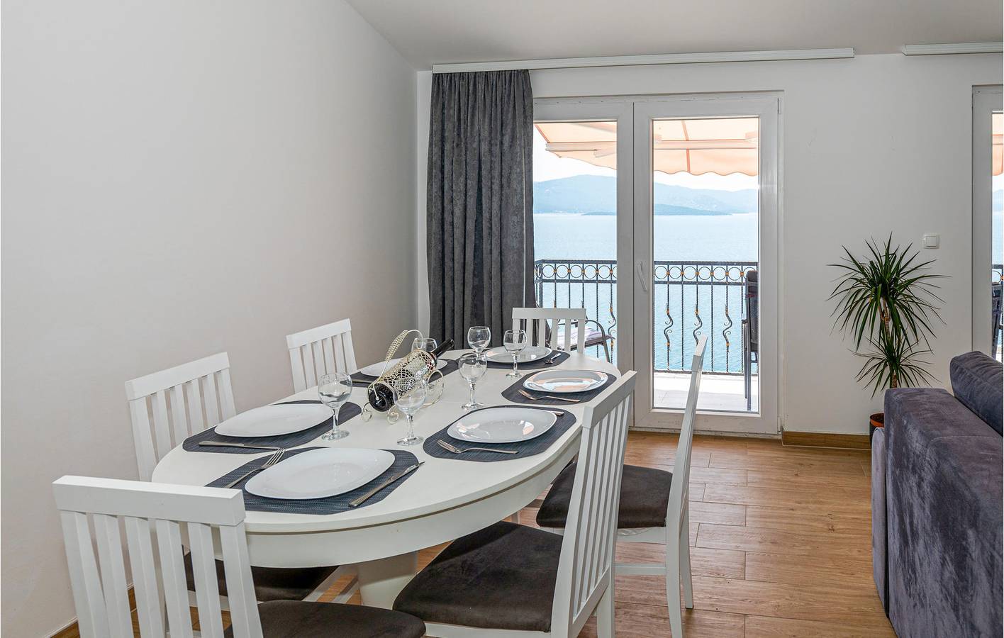 Ganze Ferienwohnung, Ferienwohnung für 6 Personen mit Terrasse in Komarna, Dubrovnik-Neretva