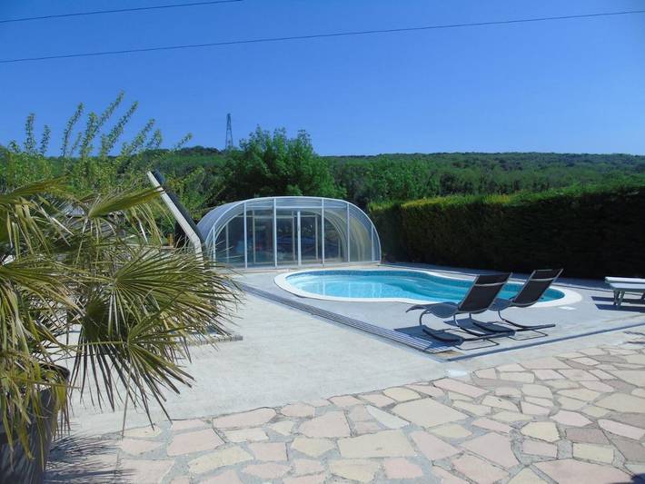 Location de vacances pour 5 personnes, avec vue ainsi que jardin et piscine à La Garde-Adhémar - 2