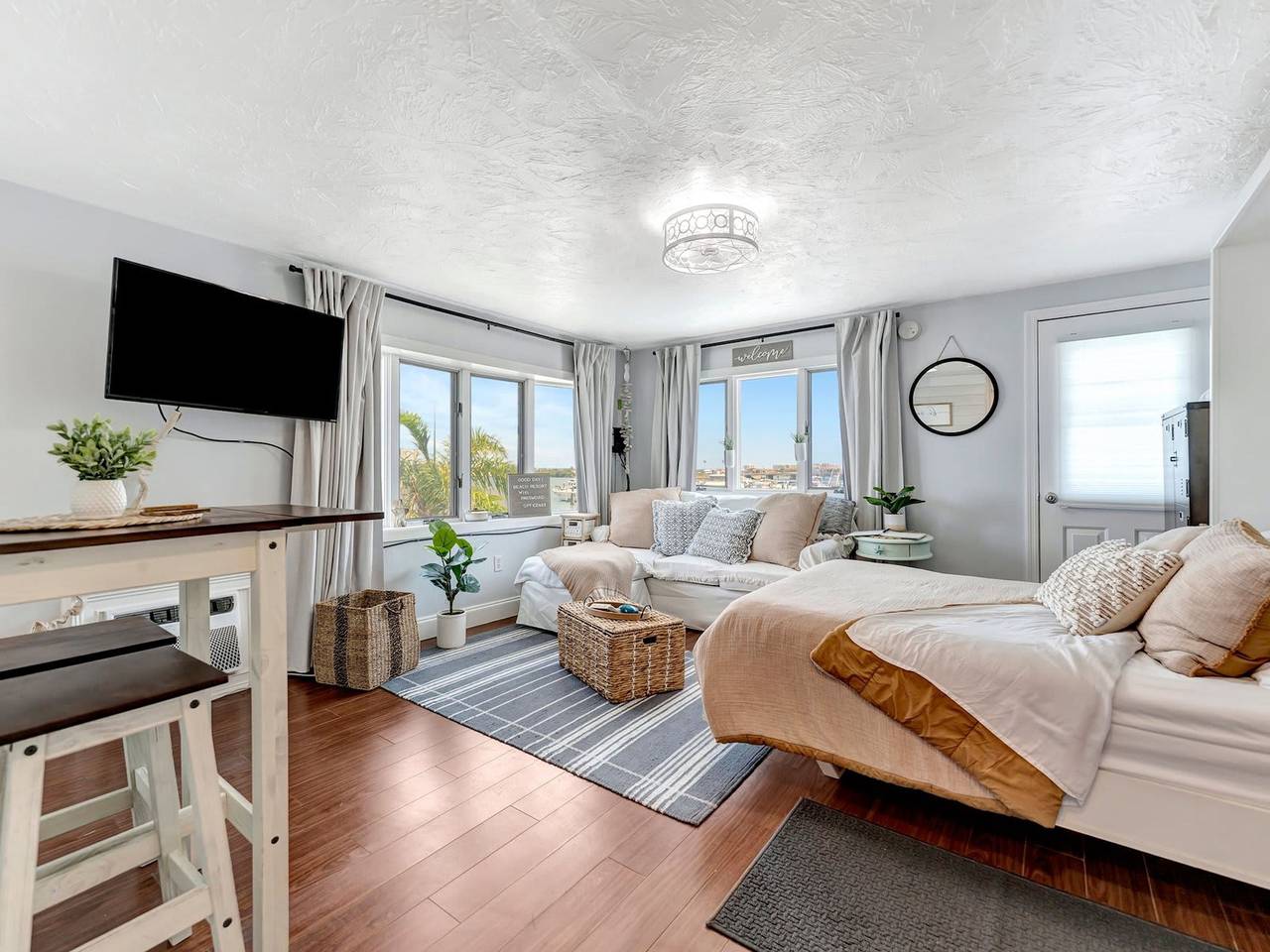 Apartamento entero, The Boho Waterview w Balcony  Bbq   Heated Pool in Clearwater Beach, Clearwater