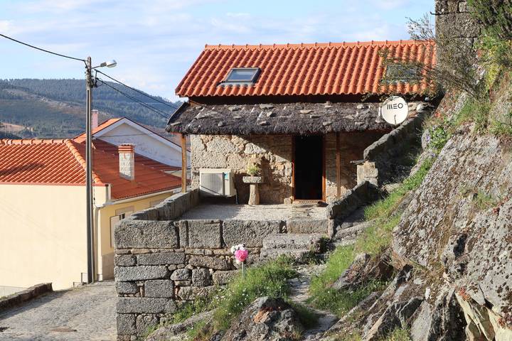 Gîte pour 7 personnes, avec terrasse et vue, animaux acceptés à Lamego - 3