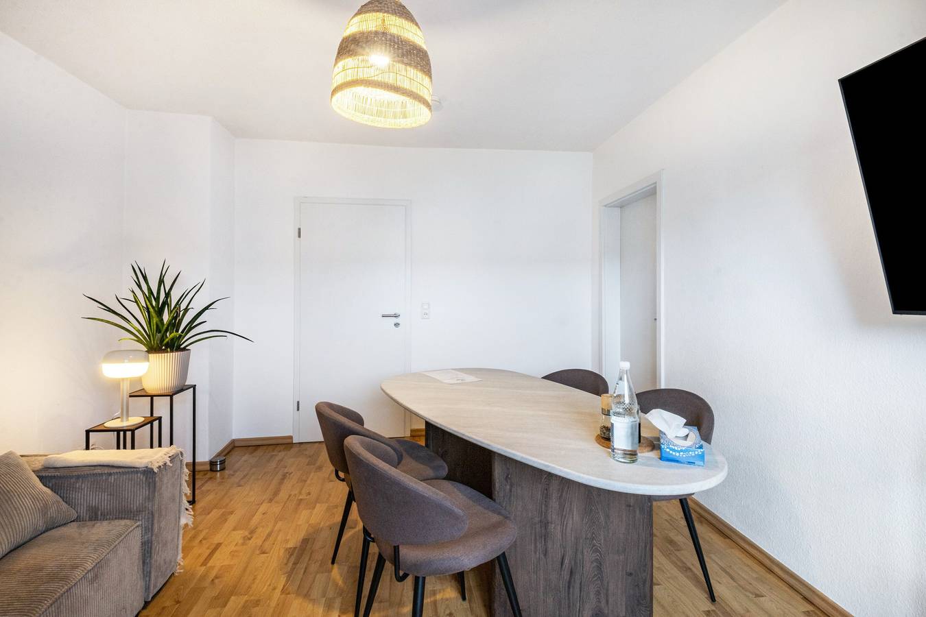 Entire apartment, Apartment 'Friedi Am Bauhausmuseum' with Balcony and Wi-Fi in Dessau, Dessau-Wörlitz Gartenreich