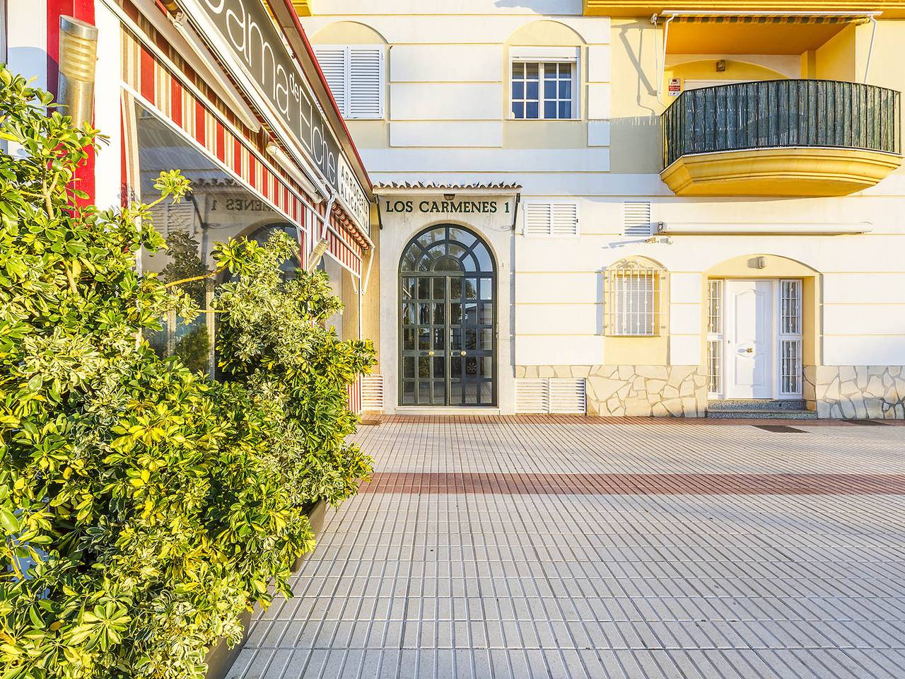 Apartamento entero, Apartamento en Torre del Mar con terraza, para 4 personas in Playa de Torre del Mar, Torre del Mar