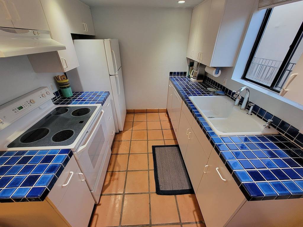 Ganze Wohnung, Sedona Eco-Friendly Condo w/ Pool: Walk to Shops Restaurants Golf & Trails in Oak Creek, Oak Creek Canyon