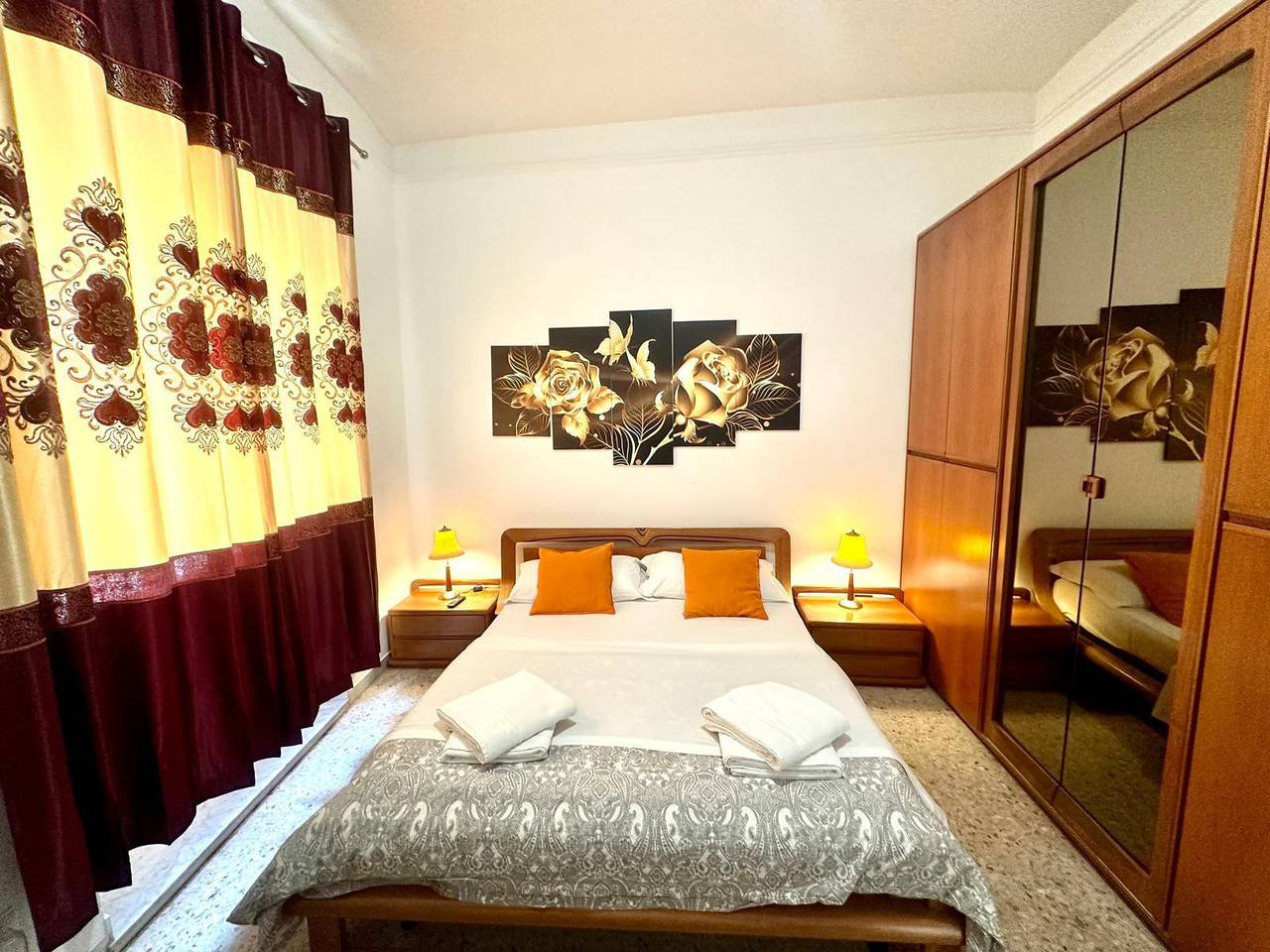 Ganze Ferienwohnung, 4 Bed-Sleeps 8-Central Rome-5 Min to Colosseum in Rom Zentrum, Rom