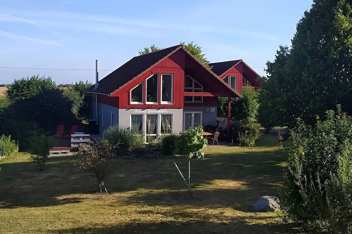 Ferienhaus für 8 Personen, mit Garten