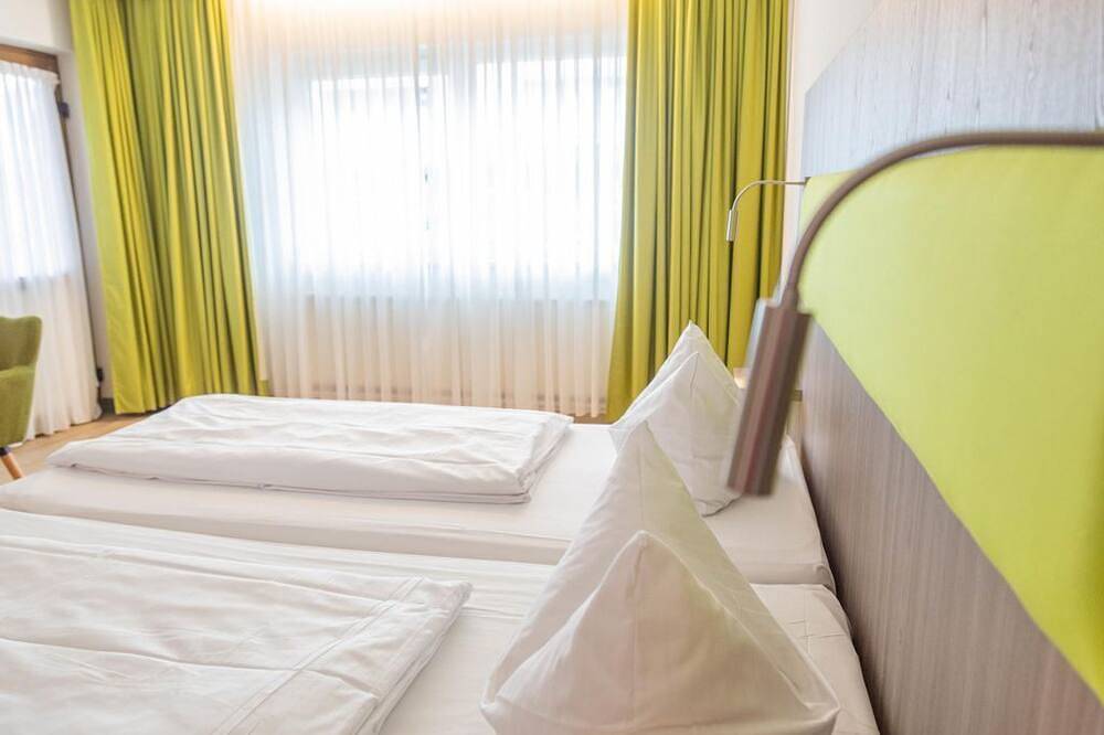 Komfort Doppelzimmer zur Einzelnutzung - Das Ebertor Hotel & Hostel in Boppard, Mittelrhein