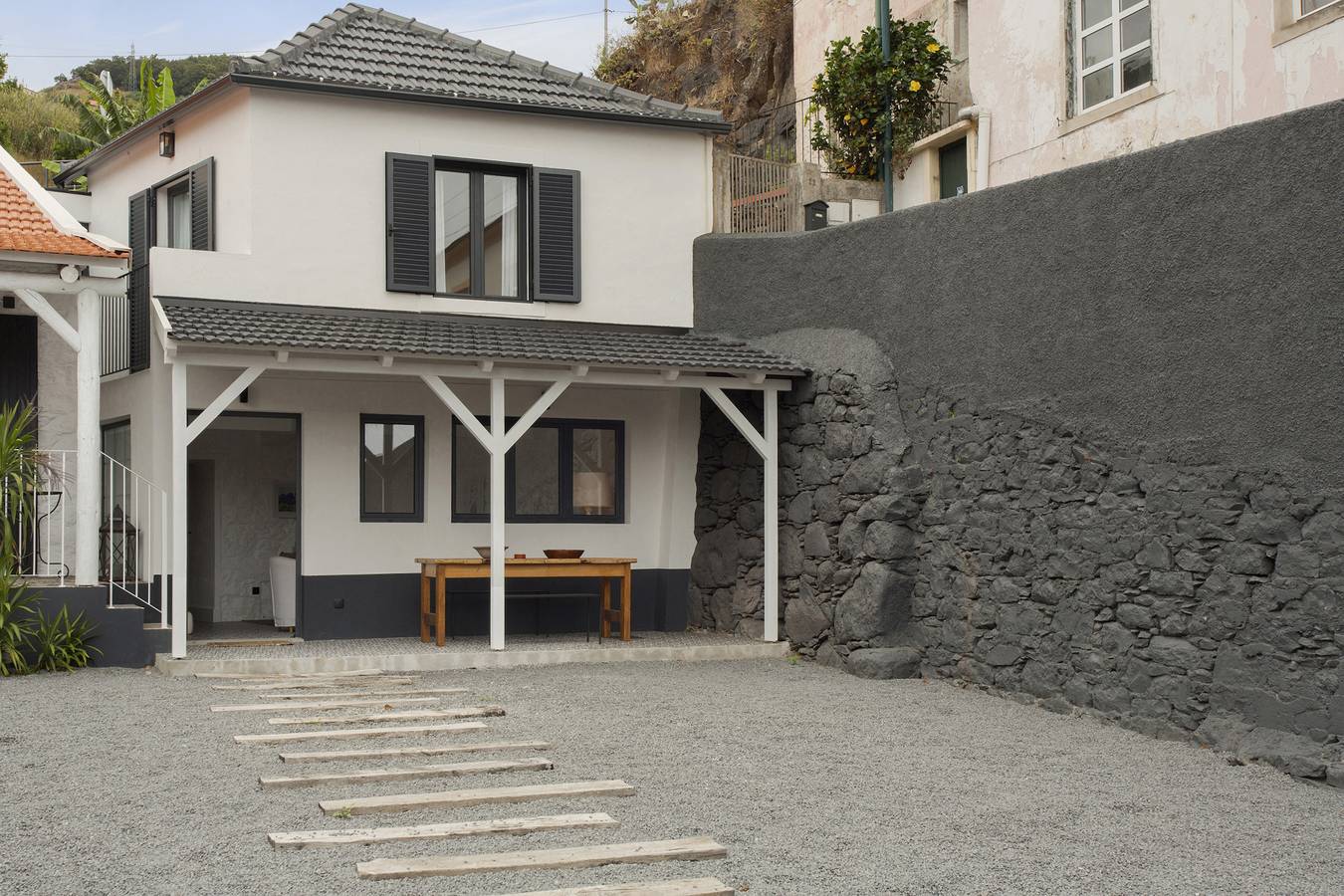 Chalet 'The Village Loft' mit Meerblick, Gemeinschaftsterrasse und Wi-Fi in Pedra Mole (Madeira), Caniço