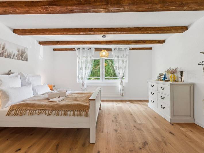 Ganze Wohnung, Alpenzauber Chalet in Diesbach GL, Glarus Süd
