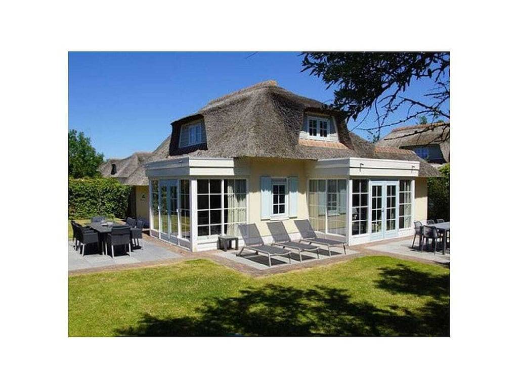 Villa in Domburg met zwembad in Domburg, Walcheren