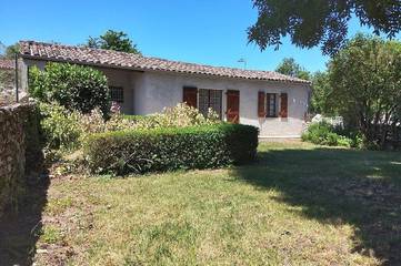 Maison de vacances pour 4 personnes, avec piscine ainsi que terrasse et jardin dans le Lot