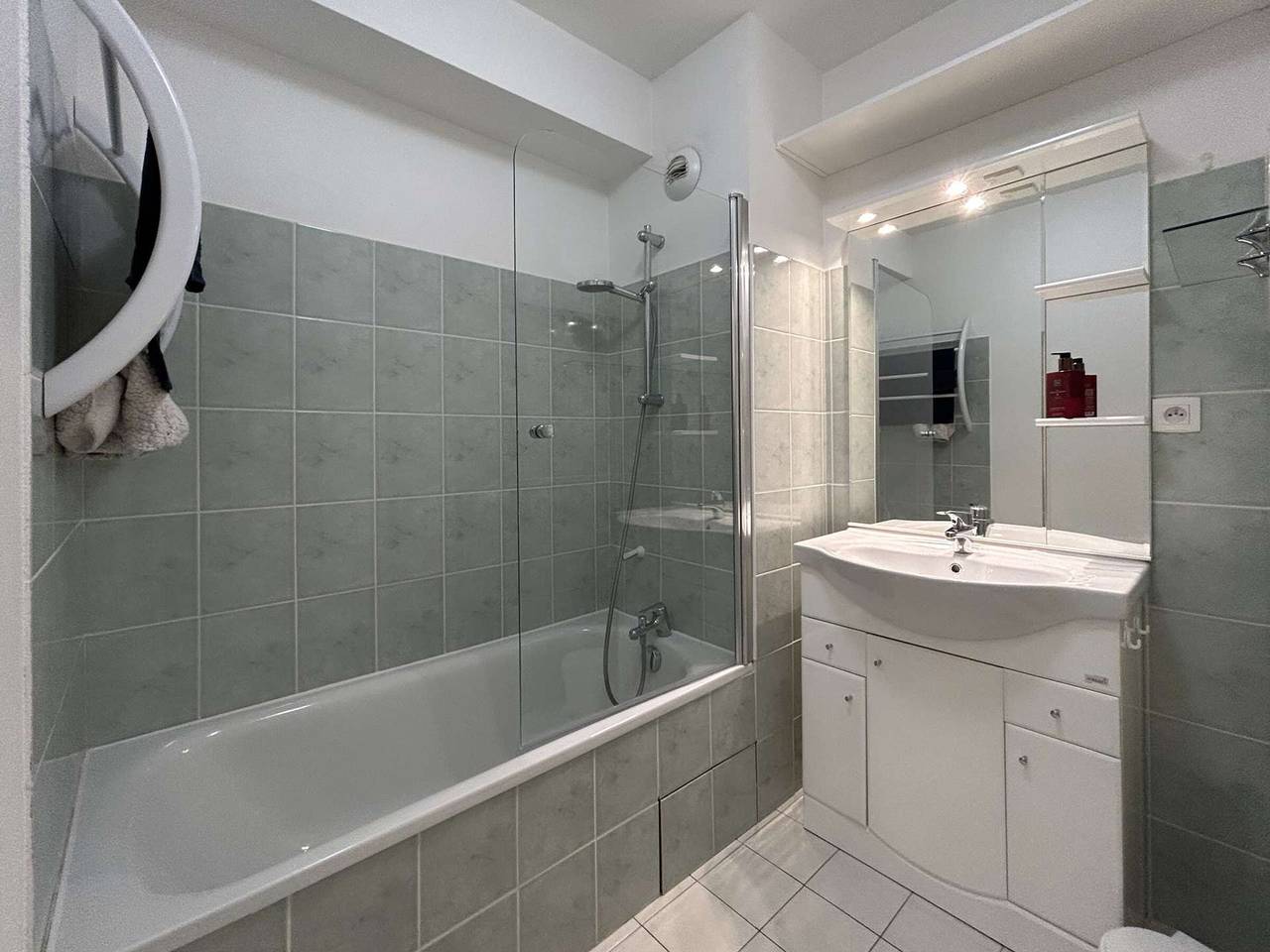 Appartement entier, Charmant T3 avec balcon, 4 couchages, à 500m des pistes - La Salle les Alpes in La Salle-les-Alpes, Serre Chevalier