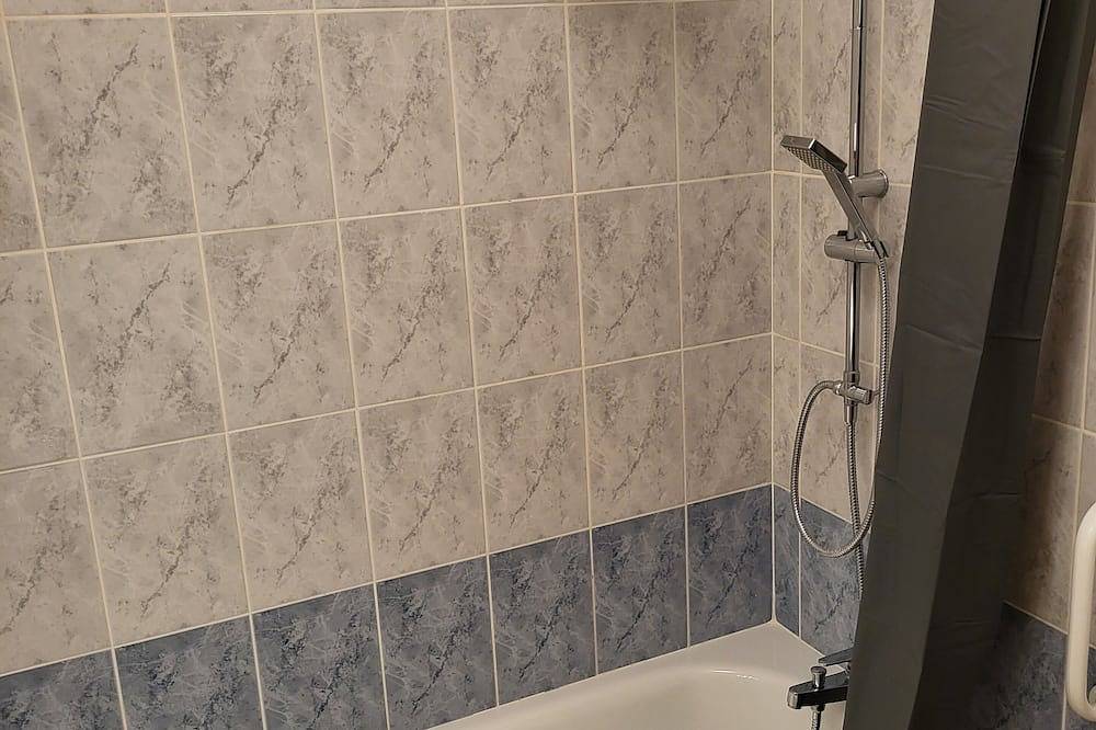 Entire apartment, Le Pietra, Appartement Dans Résidence Avec Piscine à 15 Minutes du Centre Ville in Uzès, Nimes region