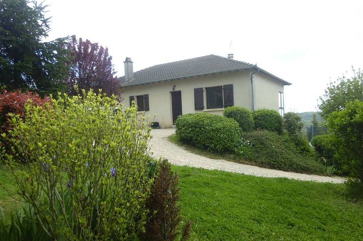 Location de vacances pour 6 personnes, avec jardin à Lentillac-Saint-Blaise