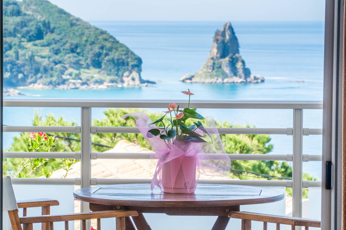 Entire studio, Studio Apartment "Mazis Studio A2" with Sea View, Balcony & Wi-Fi in Agios Gordios, Corfu