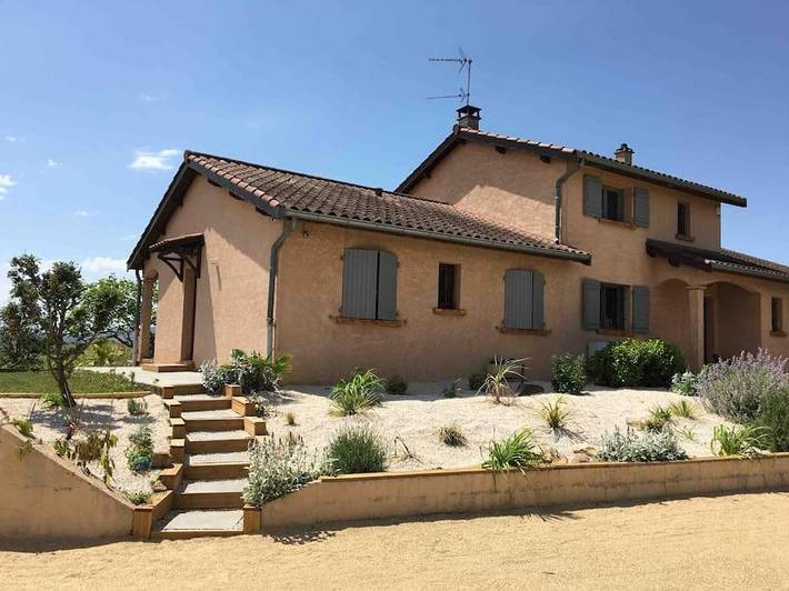 Appartement de vacances pour 5 personnes, avec jardin ainsi que vue et terrasse