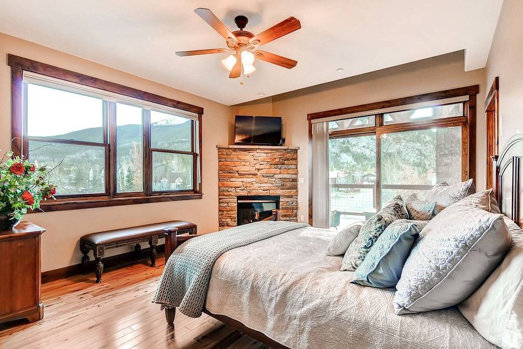 Ganze Wohnung, Gorgeous Condo w/Private Hot Tub & Mountain Views from 3 Private Patios in Frisco, Arapaho and Roosevelt National Forests